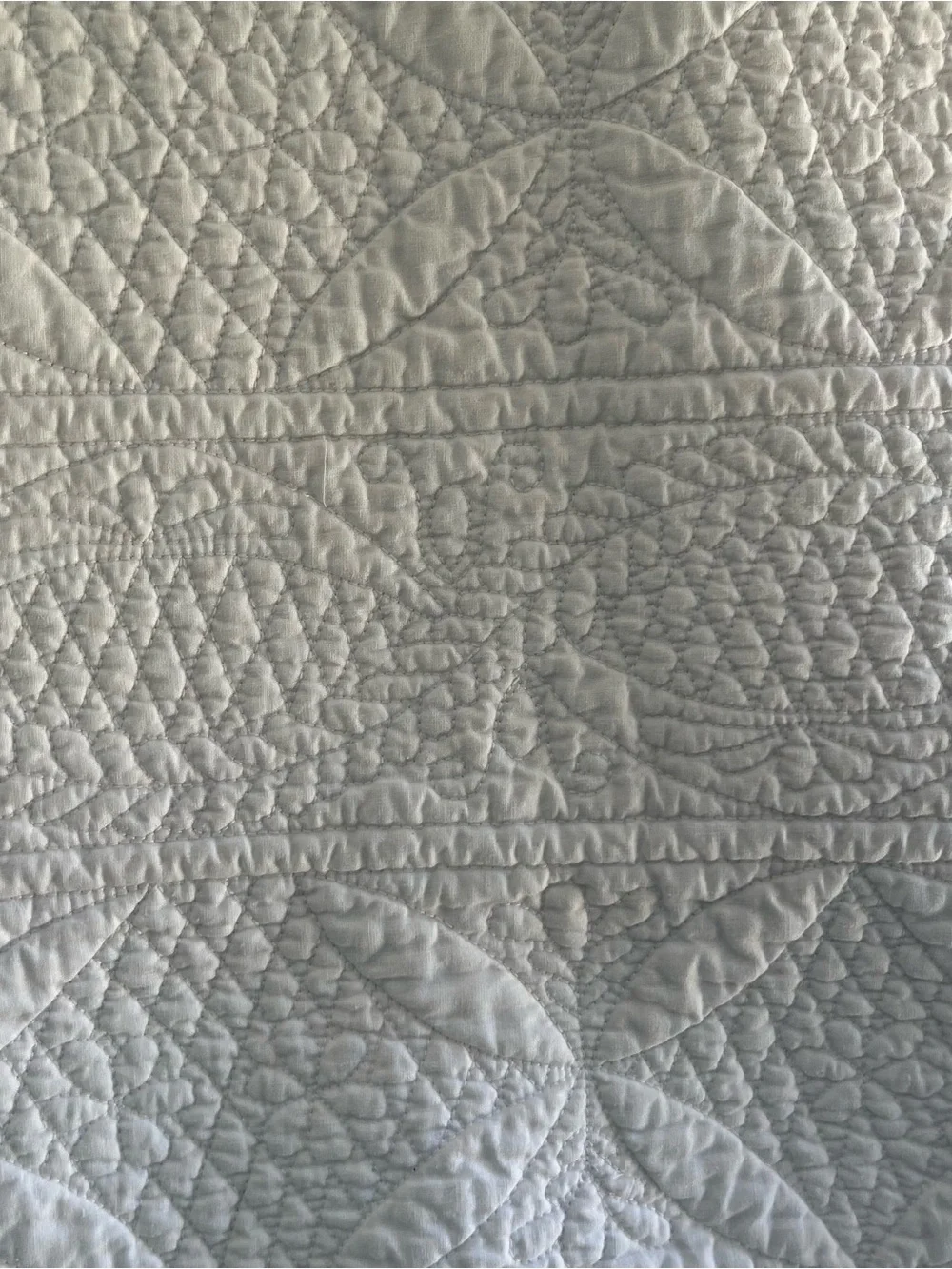 Pottery Barn Hanna Quilted Boutique 2 Standard Shams Cotton Linen White Ties